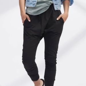 Decjuba D-luxe Jersey Drop Crop Pant